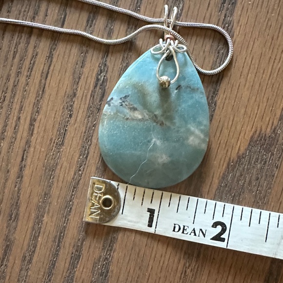 Chic Silver Necklace wire hand wrapped with Natural Stone Pendant - Picture 6 of 6